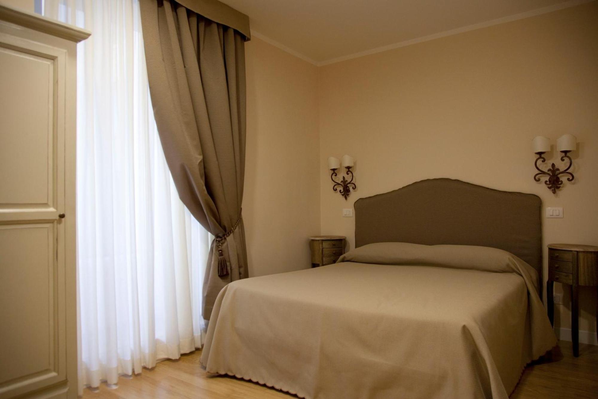 Residenza Dei Gracchi Hotell Rom Exteriör bild