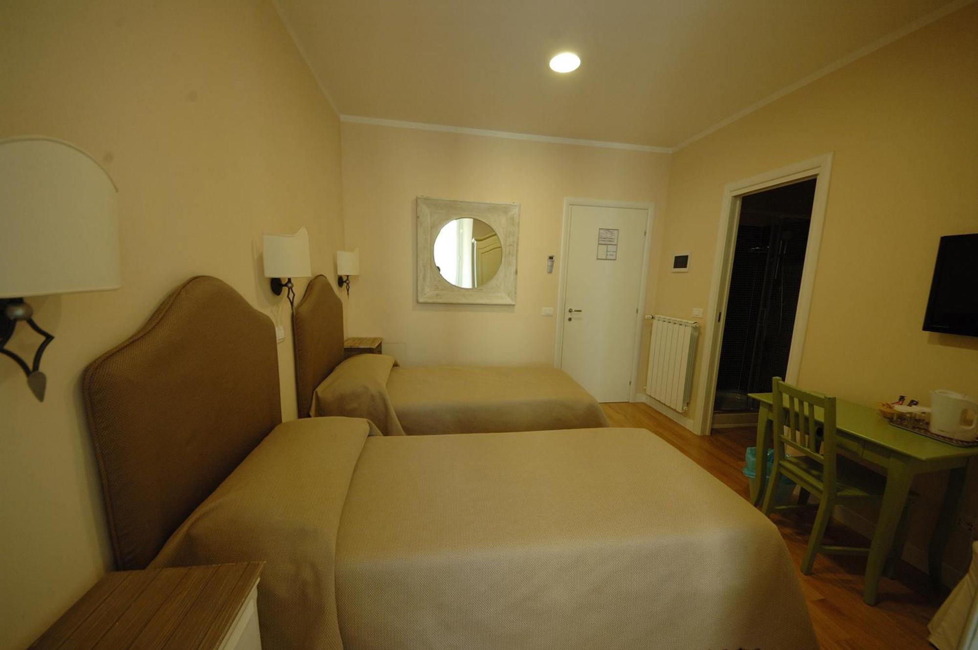 Residenza Dei Gracchi Hotell Rom Exteriör bild