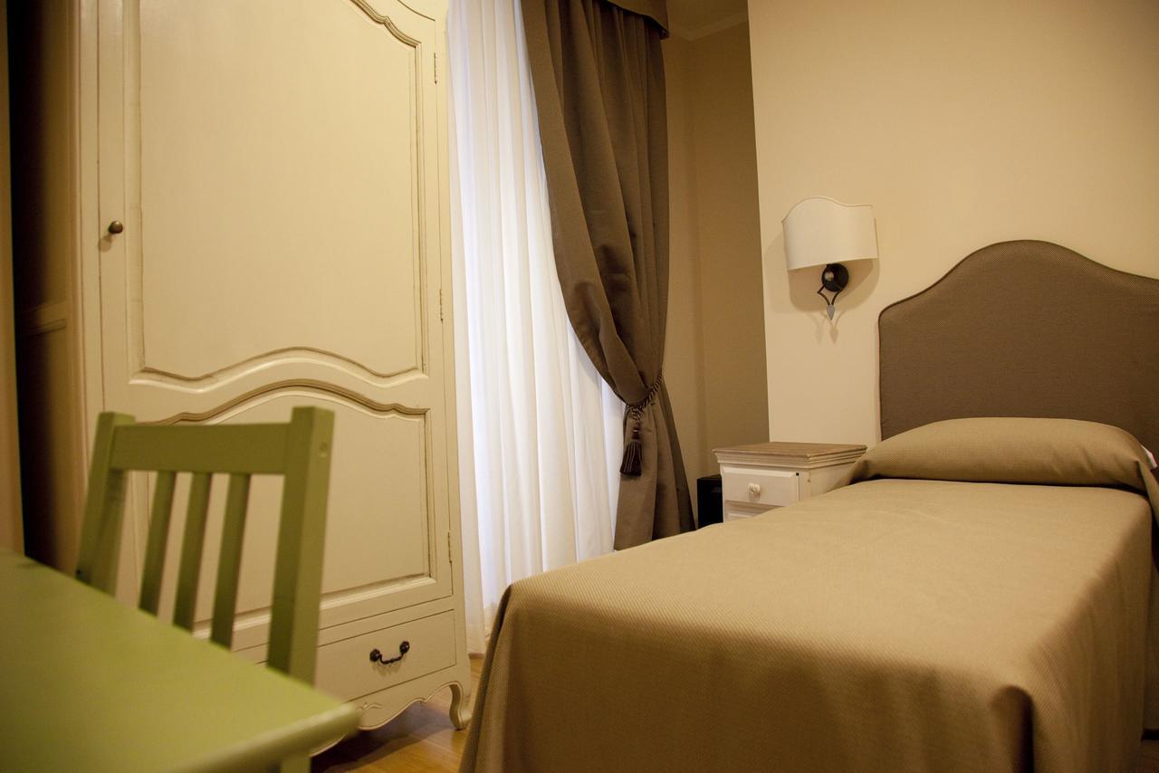 Residenza Dei Gracchi Hotell Rom Exteriör bild