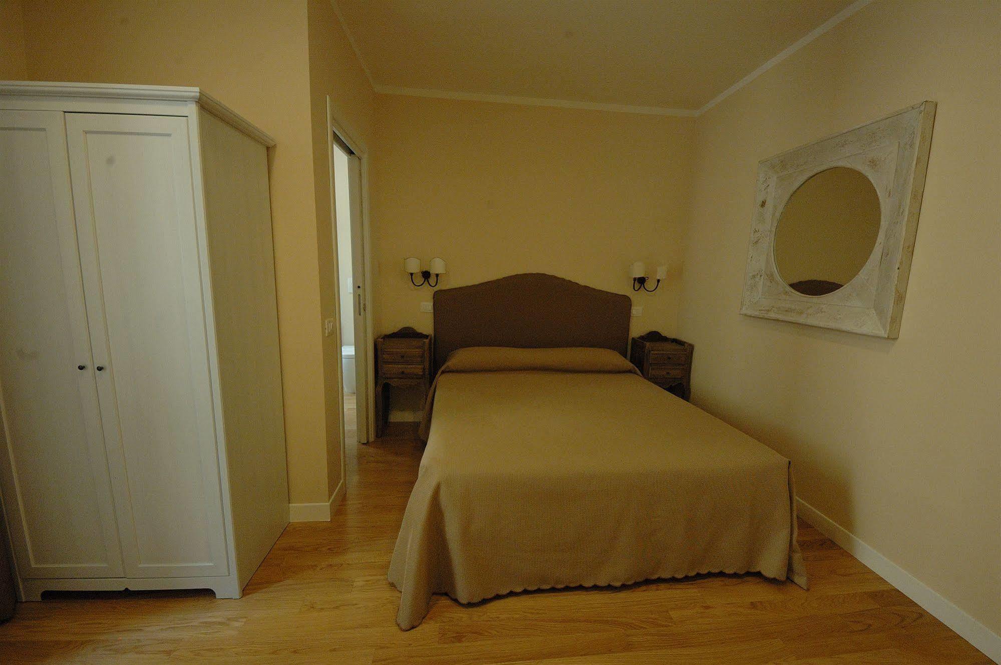 Residenza Dei Gracchi Hotell Rom Exteriör bild