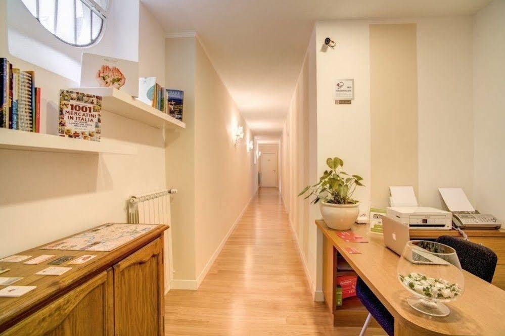 Residenza Dei Gracchi Hotell Rom Exteriör bild